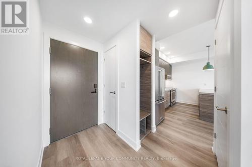 1205 - 484 Spadina Avenue, Toronto, ON - Indoor Photo Showing Other Room