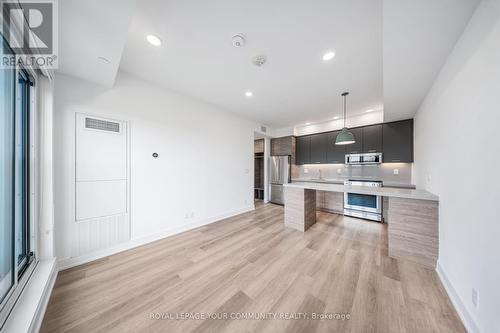 1205 - 484 Spadina Avenue, Toronto, ON - Indoor Photo Showing Kitchen