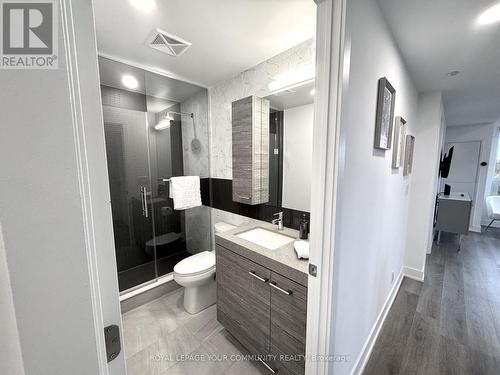 405 - 484 Spadina Avenue, Toronto, ON - Indoor Photo Showing Bathroom