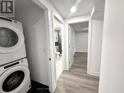 203 - 484 Spadina Avenue, Toronto, ON - Indoor Photo Showing Laundry Room