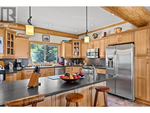 1414 Huckleberry Drive, South Shuswap, BC - Indoor Photo Showing Kitchen