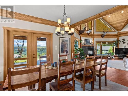 1414 Huckleberry Drive, South Shuswap, BC - Indoor Photo Showing Dining Room