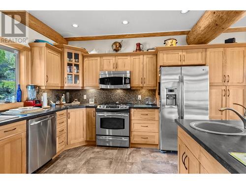 1414 Huckleberry Drive, South Shuswap, BC - Indoor Photo Showing Kitchen