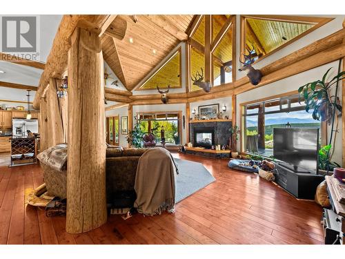 1414 Huckleberry Drive, South Shuswap, BC - Indoor With Fireplace