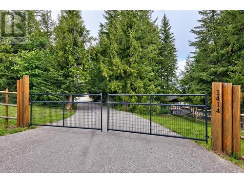 1414 Huckleberry Drive, South Shuswap, BC - Outdoor