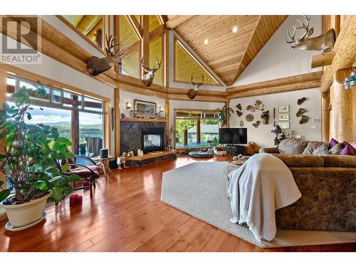 1414 Huckleberry Drive, South Shuswap, BC - Indoor Photo Showing Living Room With Fireplace