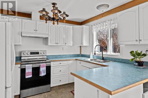 412 Sumac Road, South Shuswap, BC - Indoor Photo Showing Kitchen With Double Sink