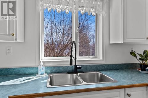 412 Sumac Road, South Shuswap, BC - Indoor Photo Showing Kitchen With Double Sink