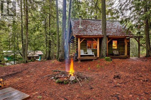 6057 Line 17 Road, North Shuswap, BC - Outdoor