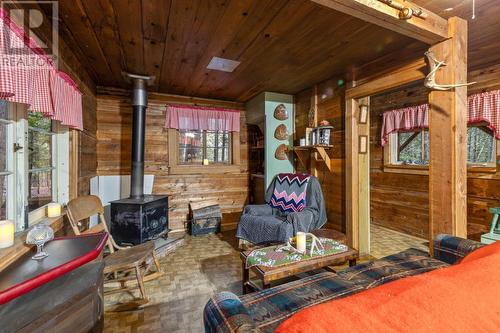 6057 Line 17 Road, North Shuswap, BC - Indoor With Fireplace