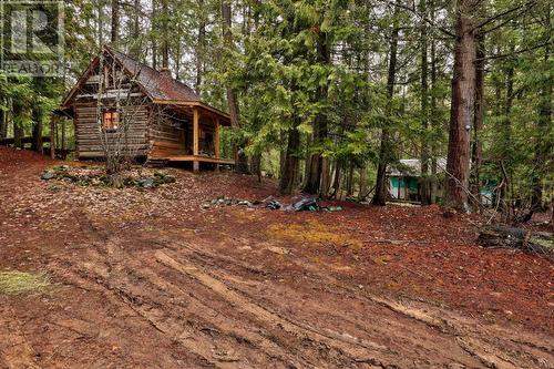 6057 Line 17 Road, North Shuswap, BC - Outdoor