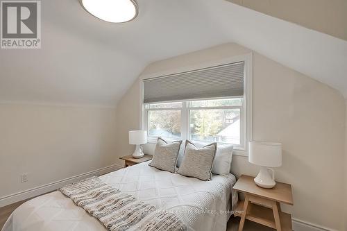 1452 Augustine Drive, Burlington, ON - Indoor Photo Showing Bedroom