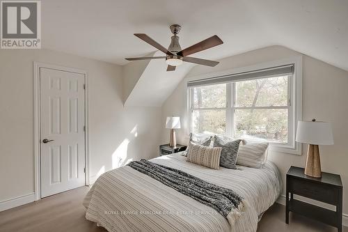 1452 Augustine Drive, Burlington, ON - Indoor Photo Showing Bedroom