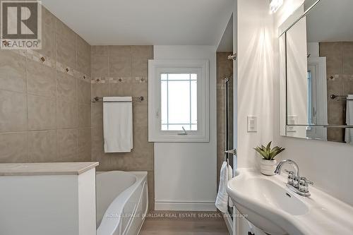 1452 Augustine Drive, Burlington, ON - Indoor Photo Showing Bathroom