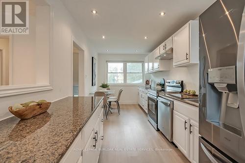 1452 Augustine Drive, Burlington, ON - Indoor Photo Showing Kitchen With Upgraded Kitchen