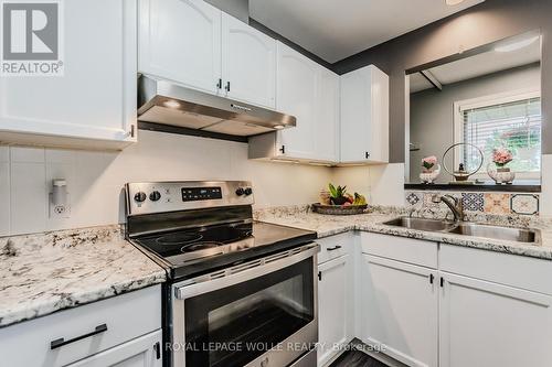 82 Hostetler Road, Wilmot, ON - Indoor Photo Showing Kitchen With Double Sink With Upgraded Kitchen