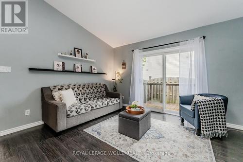 82 Hostetler Road, Wilmot, ON - Indoor Photo Showing Living Room