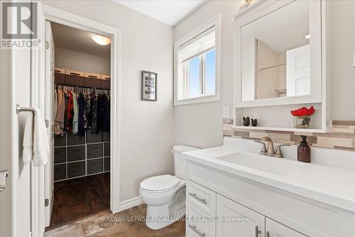 17 Denyes Road, Belleville, ON - Indoor Photo Showing Bathroom