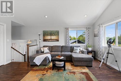 17 Denyes Road, Belleville, ON - Indoor Photo Showing Living Room