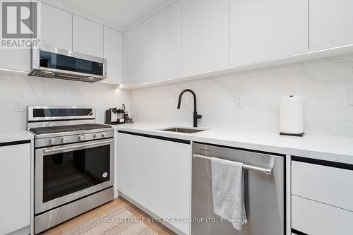 90R Eleventh Street, Toronto, ON - Indoor Photo Showing Kitchen