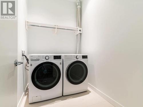 113 1500 Fern Street, North Vancouver, BC - Indoor Photo Showing Laundry Room