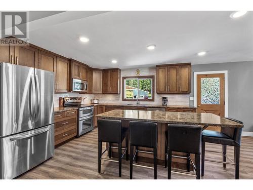 8661 Skimikin Road, Chase, BC - Indoor Photo Showing Kitchen With Upgraded Kitchen