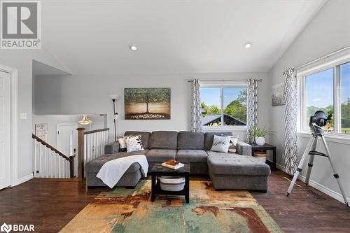 17 Denyes Road, Plainfield, ON - Indoor Photo Showing Living Room