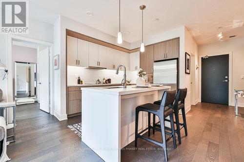 411 - 1575 Lakeshore Road W, Mississauga, ON - Indoor Photo Showing Kitchen With Upgraded Kitchen