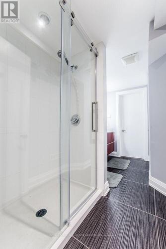 4069 Lakeshore Road, Burlington, ON - Indoor Photo Showing Bathroom