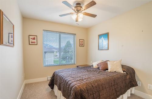 211-256 Hastings Avenue, Penticton, BC - Indoor Photo Showing Bedroom