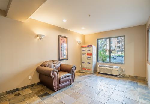 211-256 Hastings Avenue, Penticton, BC - Indoor