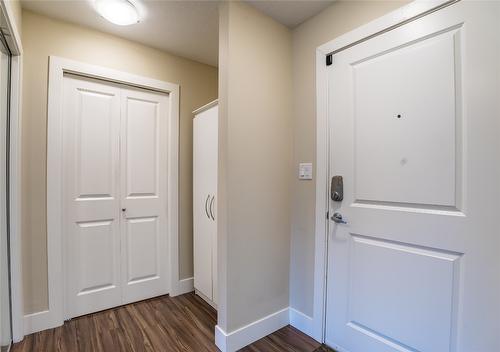 211-256 Hastings Avenue, Penticton, BC - Indoor Photo Showing Other Room