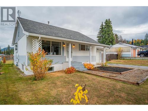 96 Pine Avenue, Fruitvale, BC - Outdoor