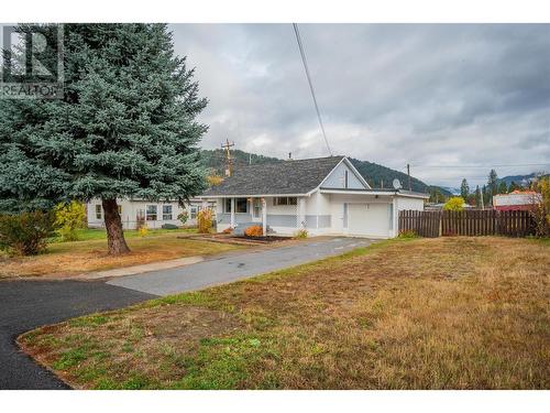 96 Pine Avenue, Fruitvale, BC - Outdoor