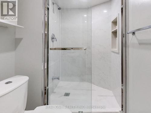 47 Lowe Boulevard, Newmarket, ON - Indoor Photo Showing Bathroom