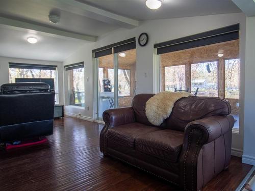 Salon - 425 Rg Du Chenal-Tardif, Pierreville, QC - Indoor Photo Showing Living Room