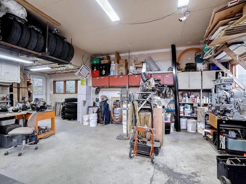 Garage - 422 29E Avenue, Pointe-Calumet, QC - Indoor Photo Showing Garage