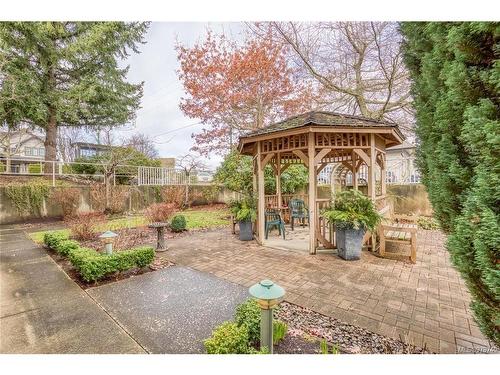 203-750 Memorial Ave, Qualicum Beach, BC - Outdoor With Backyard