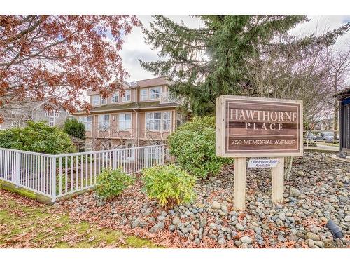 203-750 Memorial Ave, Qualicum Beach, BC - Outdoor