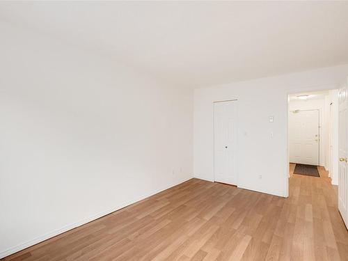 404-2647 Graham St, Victoria, BC - Indoor Photo Showing Other Room