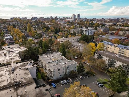 404-2647 Graham St, Victoria, BC - Outdoor With View