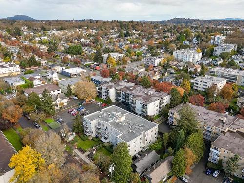 404-2647 Graham St, Victoria, BC - Outdoor With View