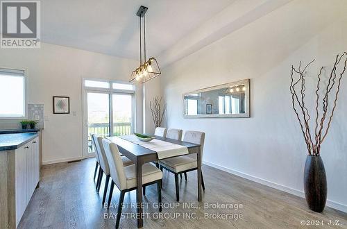 60 Elyse Court, Aurora, ON - Indoor Photo Showing Dining Room