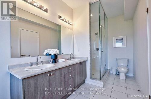 60 Elyse Court, Aurora, ON - Indoor Photo Showing Bathroom