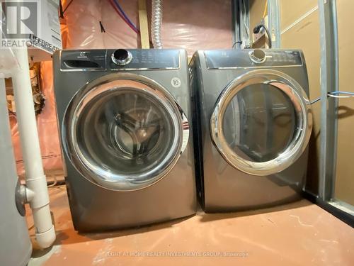 28 Vivian Creek Road S, East Gwillimbury, ON - Indoor Photo Showing Laundry Room