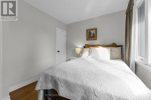 8 Desjardins Avenue, Hamilton, ON - Indoor Photo Showing Bedroom