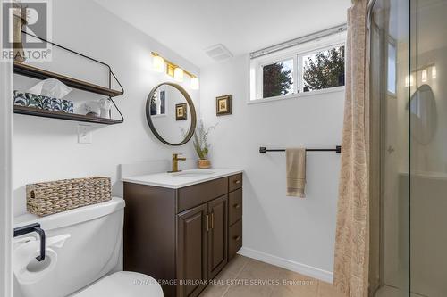 8 Desjardins Avenue, Hamilton, ON - Indoor Photo Showing Bathroom