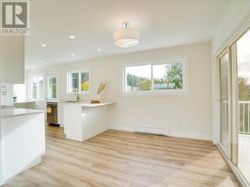 7358 Field Street, Powell River, BC - Indoor Photo Showing Kitchen