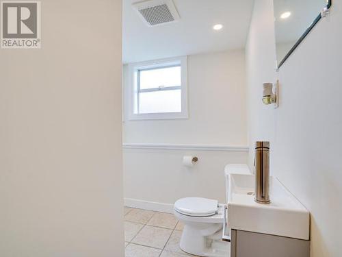 7358 Field Street, Powell River, BC - Indoor Photo Showing Bathroom