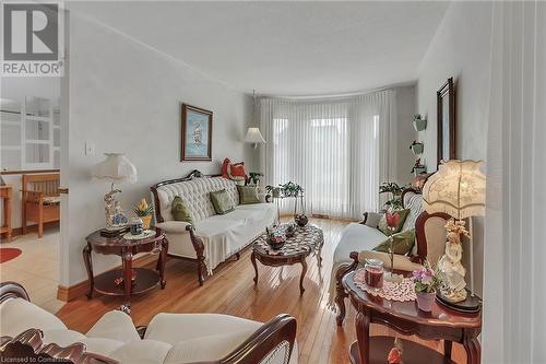 165 Gagliano Drive, Hamilton, ON - Indoor Photo Showing Living Room